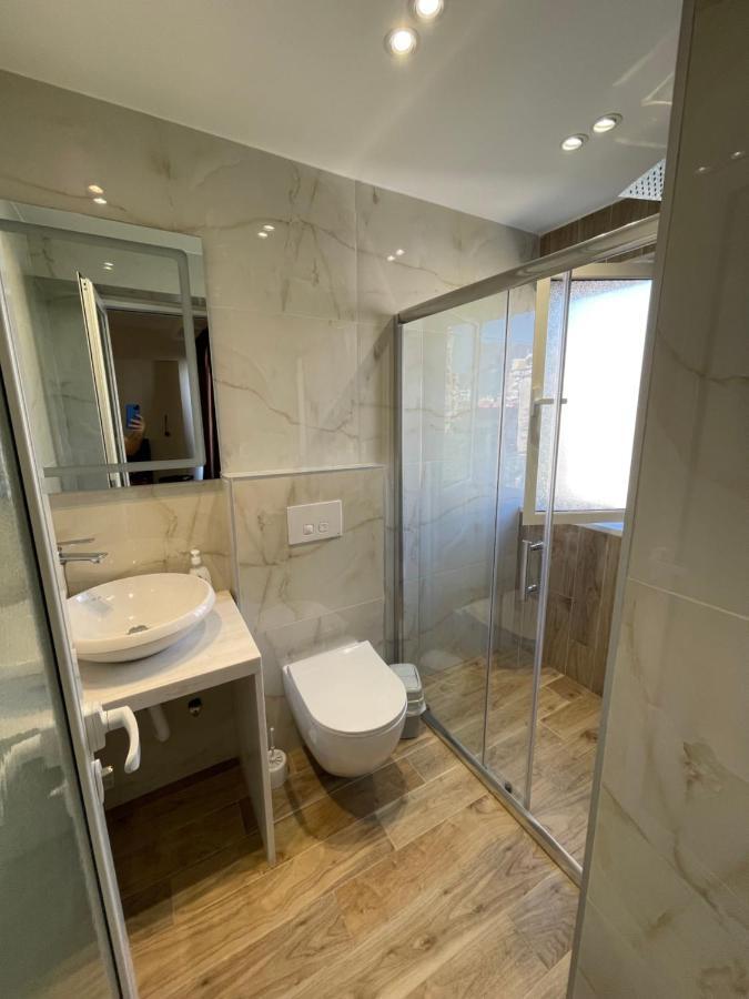 Boutique Central Studio Apartments Тирана Экстерьер фото