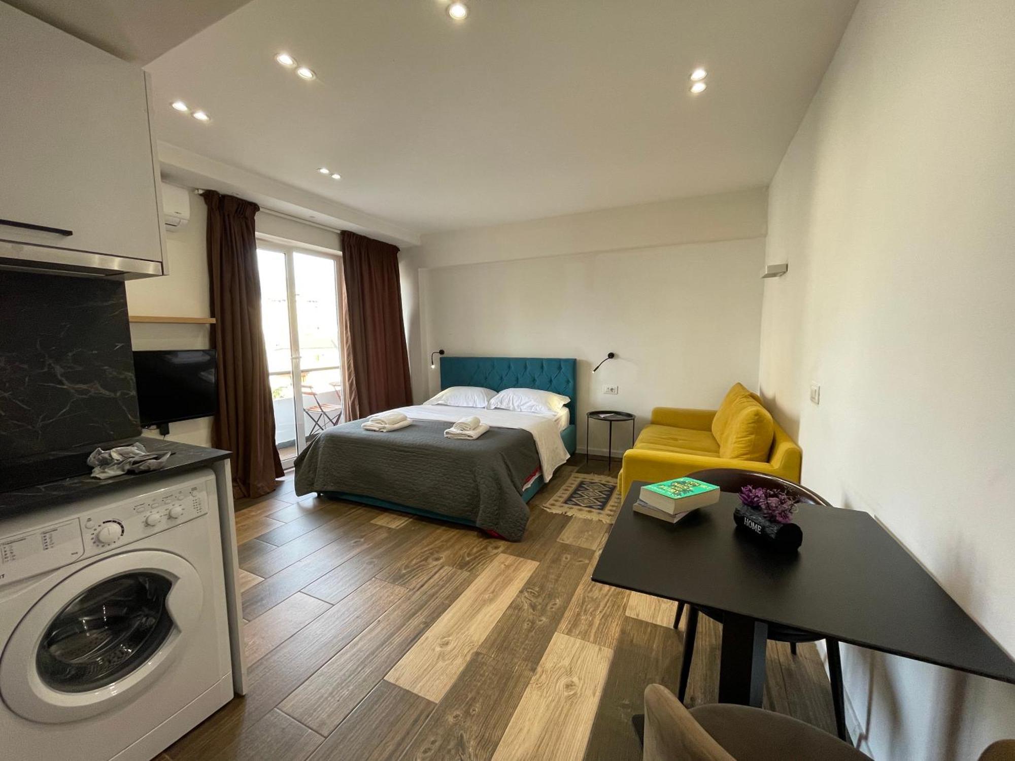 Boutique Central Studio Apartments Тирана Экстерьер фото